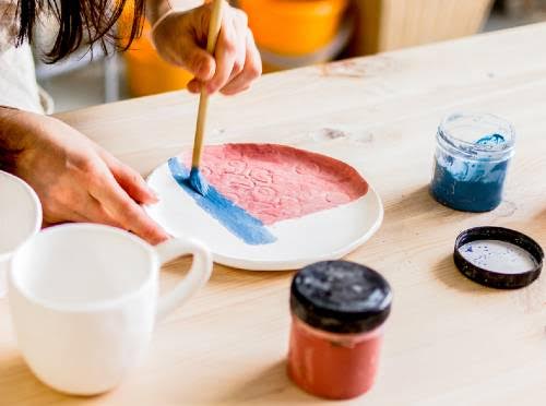 Glazing pottery